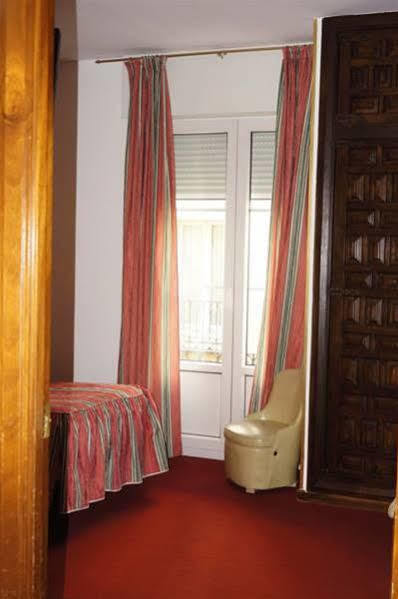 לוגרוניו Hostal La Numantina מראה חיצוני תמונה