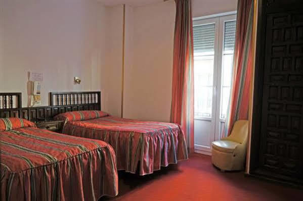 לוגרוניו Hostal La Numantina מראה חיצוני תמונה